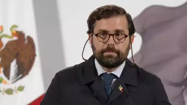 Alejandro Svarch Pérez, director del IMSS-Bienestar