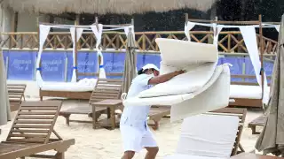 Ciudades ricas, sueldos pobres: Trabajadores hoteleros de Cancún y Riviera Maya exponen las condiciones laborales   