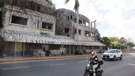 Autoridades admiten que se necesitan, por lo menos, tres años para el embellecimiento de la infraestructura del boulevard Kukulcán