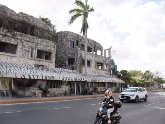 Autoridades admiten que se necesitan, por lo menos, tres años para el embellecimiento de la infraestructura del boulevard Kukulcán