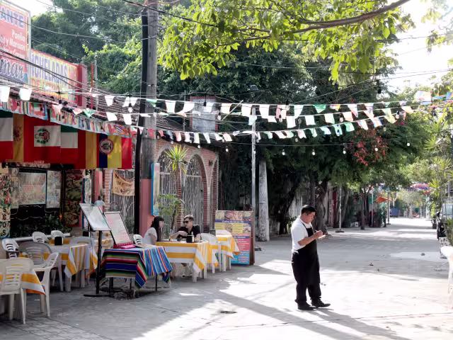 En complicidad con empresas, gremios deciden quitarles un porcentaje a los camareros y otros trabajadores, bajo argumentos absurdos, acusaron