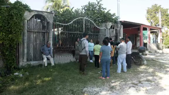 Los vecinos han sostenido reuniones para acordar cómo demostrarán la legalidad de estos predios que adquirieron a un empresario yucateco hace 18 años Los vecinos han sostenido reuniones para acordar cómo demostrarán la legalidad de estos predios que adquirieron a un empresario yucateco hace 18 años