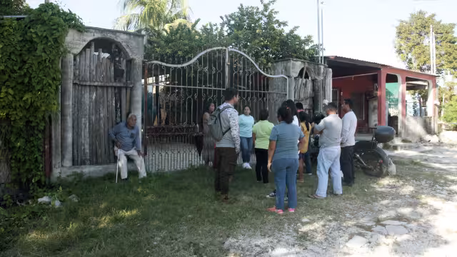 Los vecinos han sostenido reuniones para acordar cómo demostrarán la legalidad de estos predios que adquirieron a un empresario yucateco hace 18 años