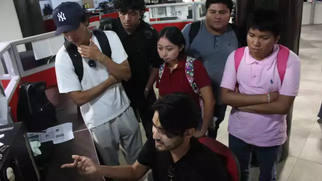 Alumnos de la Universidad República de México visitaron las instalaciones del periódico Por Esto!
