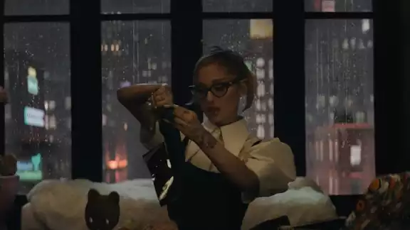 Ariana Grande se convierte en Catwoman para su videoclip de 'That boy is mine' Ariana Grande se convierte en Catwoman para su videoclip de 'That boy is mine'