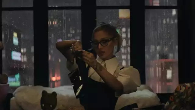 Ariana Grande se convierte en Catwoman para su videoclip de 'That boy is mine'