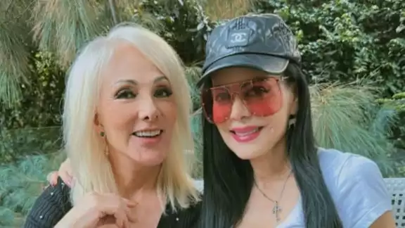 Maribel Guardia salió en defensa de su amiga Olivia Collins luego de su pelea con Ninel Conde Maribel Guardia salió en defensa de su amiga Olivia Collins luego de su pelea con Ninel Conde