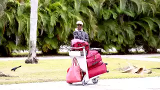 Peligra su salud: Turista estadounidense varada en el aeropuerto de Cancún sobrevive con poca comida 
