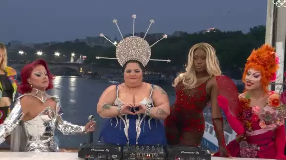 Drag queens formaron parte del espectáculo