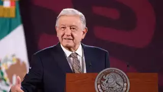 AMLO acusa campaña mediática por sobrerrepresentación de Morena en el Congreso