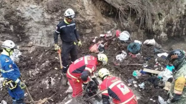 La Coordinación Nacional de Proteción Civil concluyó labores de rescate en San Luis Ayucan, municipio de Jilotzingo, Estado de México