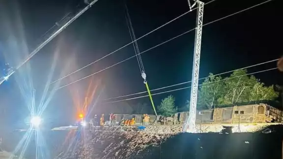 Vagón del Tren Maya se descarrila en Limones Vagón del Tren Maya se descarrila en Limones