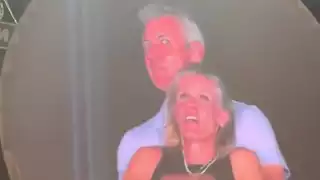 CEO de Astronomer renuncia tras polémico video en concierto de Coldplay