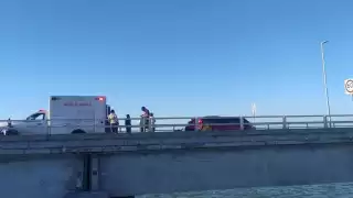 Cuatro docentes resultaron lesionados en un accidente en el puente de la unidad cerca de Isla Aguada