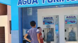 Campeche: Suspenden seis despachadoras por vender agua   contaminada    