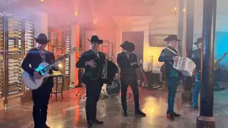 Los Alegres del Barranco revelan el nombre de quién decidió poner las imágenes del El Mencho en su presentación 