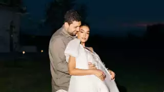 Ale Capetillo habría pedido transferencias bancarias como regalo de bodas  