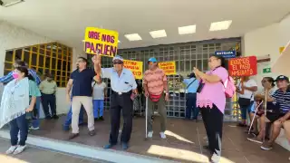 Jubilados de la Unacar en Carmen viven un calvario: Promesa de pago sigue sin cumplirse 