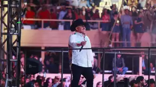 Chuy Lizárraga es acusado de homofobia en uno de sus conciertos 