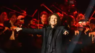 Raphael es hospitalizado de emergencia, tras sufrir problema cerebrovascular en pleno show