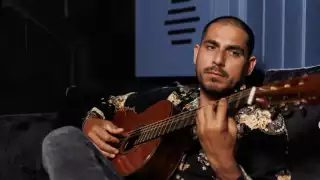 Espinoza Paz rompe el silencio y aclara la situación sobre su visa de trabajo 