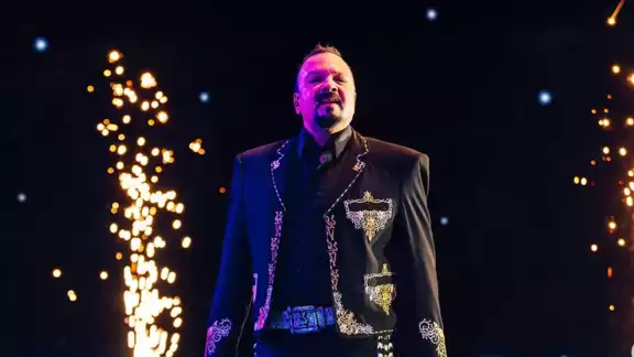 Pepe Aguilar explotó por la mala atención médica que recibió en Estados Unidos Pepe Aguilar explotó por la mala atención médica que recibió en Estados Unidos