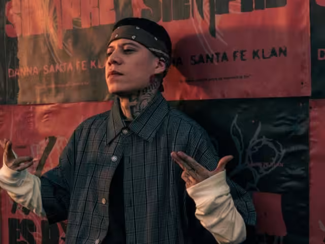 Santa Fe Klan está regalando unos tenis valuados en miles de dólares, así puedes participar