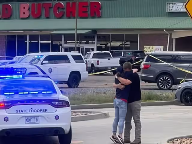 Tiroteo en supermercado de Arkansas deja al menos dos muertos y varios heridos