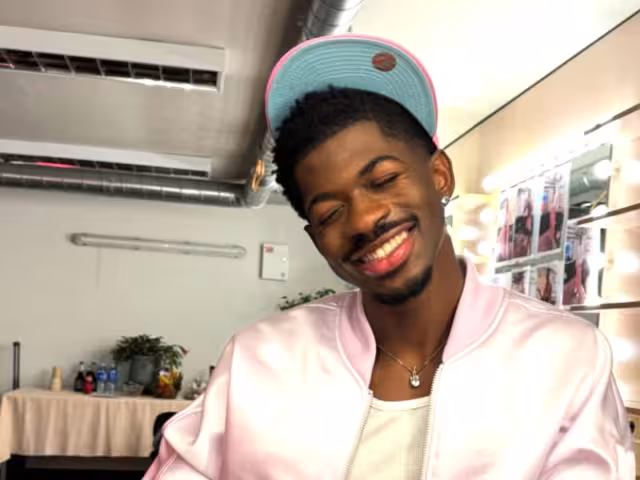 Lil Nas X preocupa a sus fans por publicar video desde una cama de hospital