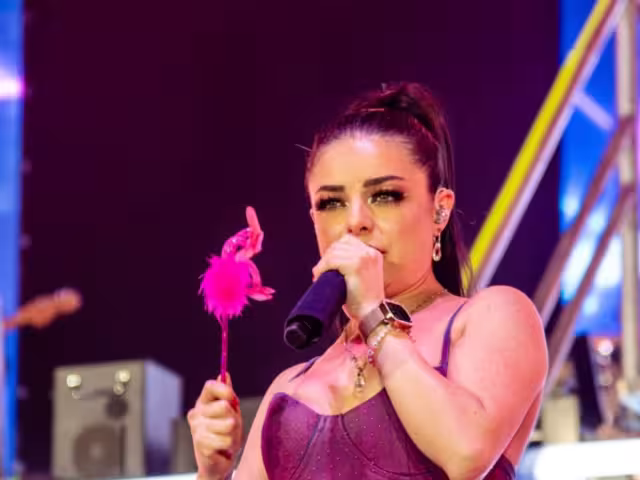 Violeta Isfel explota contra Gustavo Adolfo Infante, tras declarar que la actriz cobra por sus saludos