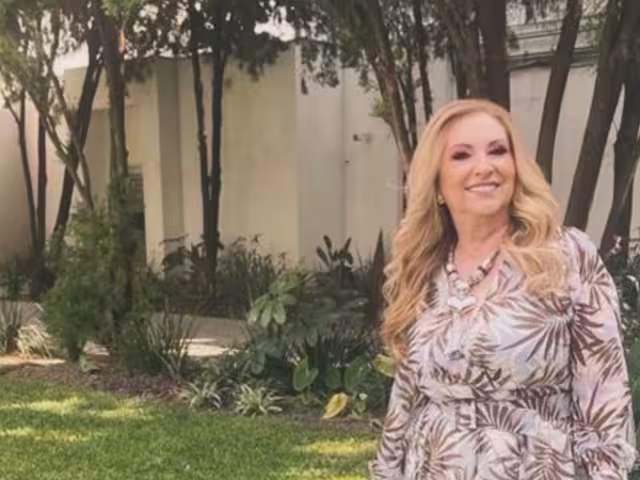 Mamá de Poncho de Nigris afirma que tiene autorización de su marido para entrevistarse con Adrián Marcelo