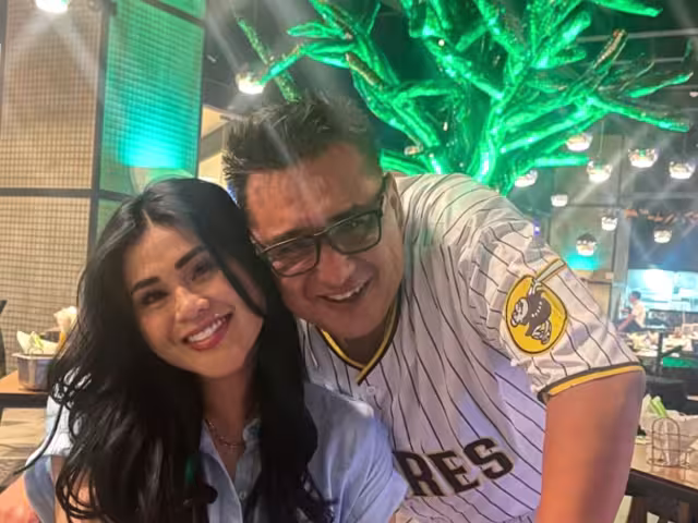 Gomita arregló las cosas con su papá luego de acusarlo de violencia