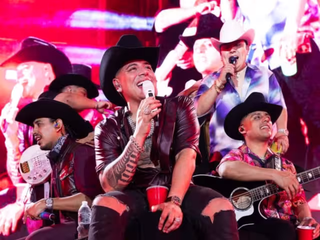 Grupo Firme se negó a cantar corridos en Feria Nacional de San Marcos 2025