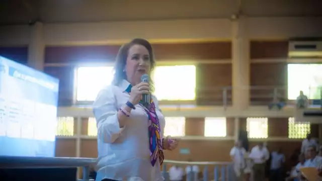 INE declara improcedente la medida cautelar contra Yasmín Esquivel