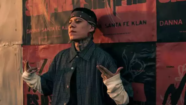 Santa Fe Klan está regalando unos tenis valuados en miles de dólares, así puedes participar