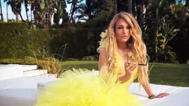 Paulina Rubio podría estar en problemas por golpear a su hijo mayor