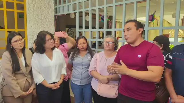 Ante la falta de respuesta de la UNACAR, jubilados irrumpieron en la rectoría por pagos atrasados