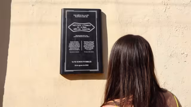 Las placas buscan dar reconocimiento a la lucha y a los ideales feministas