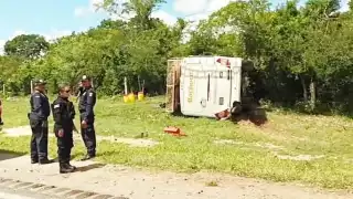 De acuerdo con reportes, tres personas lesionadas fueron atendidas por paramédicos