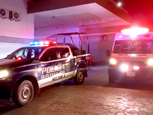 La mujer recibió cinco balazos, dos en uno de sus brazos causándole posible pérdida de movilidad