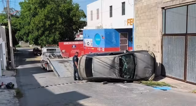 FGECAM investiga accidente vehicular en Samulá