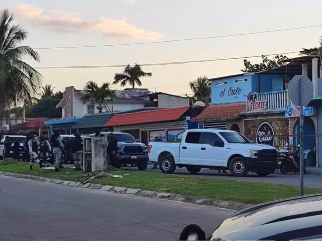 El cateo fue realizado en la mañana lo que causó sorpresa entre los vecinos de los alrededores