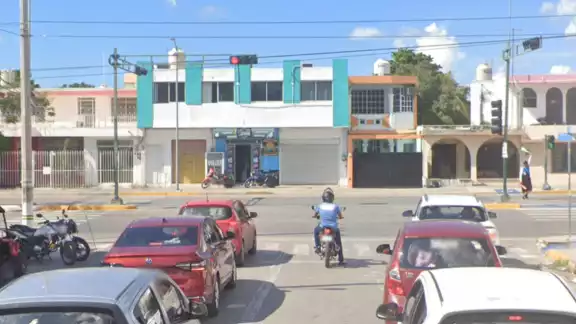 En Campeche, muchos conductores giran a la derecha en un semáforo en rojo, lo que puede causar confusiones e infracciones En Campeche, muchos conductores giran a la derecha en un semáforo en rojo, lo que puede causar confusiones e infracciones