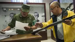 ¿Más armas, más seguridad?Esto opinan carmelitas ante reforma que permite portar armas a funcionarios   