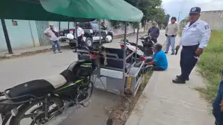 Imprudencia de un mototaxi deja un lesionado en Escárcega