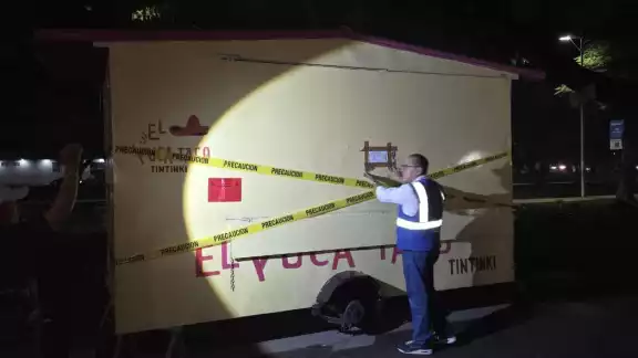 Funcionarios del ayuntamiento realizaron los operativos para recuperar espacios públicos. Funcionarios del ayuntamiento realizaron los operativos para recuperar espacios públicos.