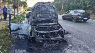 El incendio causó daños de pérdida total del automóvil
