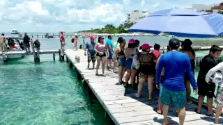 Más de 20 mil turistas cruzan a Isla Mujeres en vísperas de Navidad