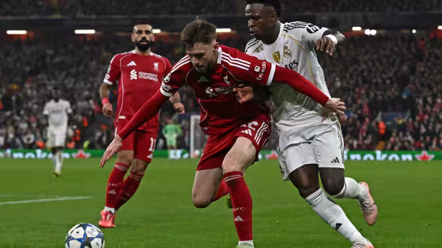 Los ingleses dominaron por completo a los Merengues en Anfield.