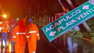 “John” deja dos muertos en Guerrero; despliegan más de 18 mil elementos de emergencia